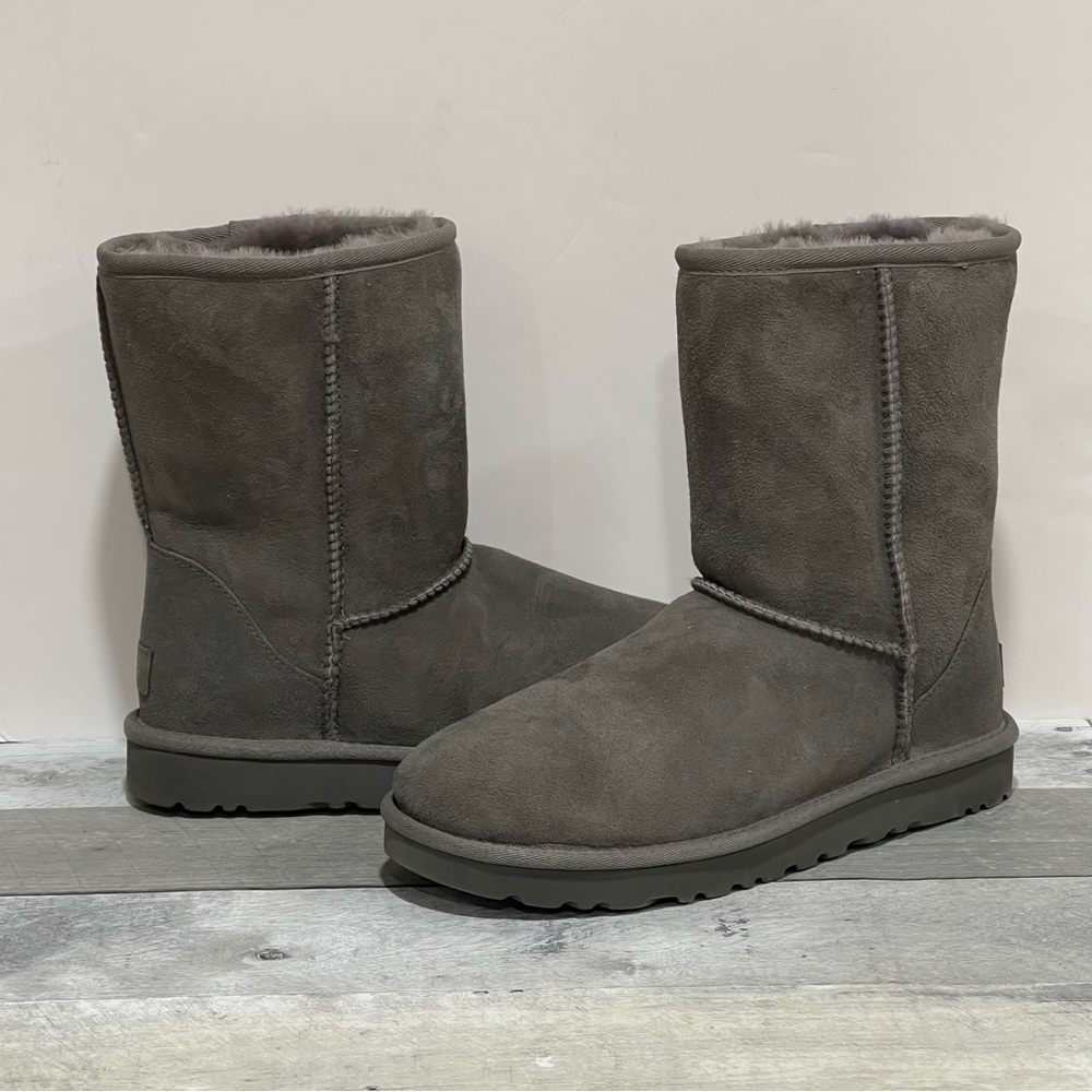 UGG Women’s Classic Short II Boots  - Gray - Size - 8 US - Picture 2 of 10